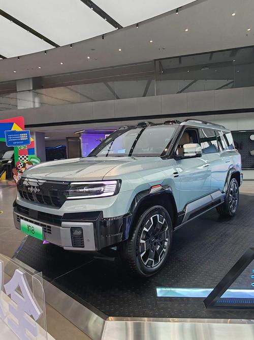 成都307比亚迪方程豹硬派越野的爆款，英菲尼迪35周年与你共成长